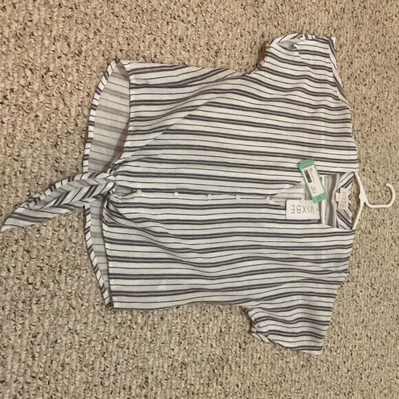 Vixbe front tie top small with tags NEW - Picture 3 of 7